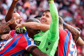 关于社区盾赛程吃紧；利物浦今晨更衣室发声；悬念犹存；赛季目标并未改变的信息-英雄联盟竞猜